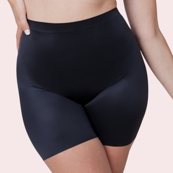 Super Comfort Black Seamless Shorts - Image 2